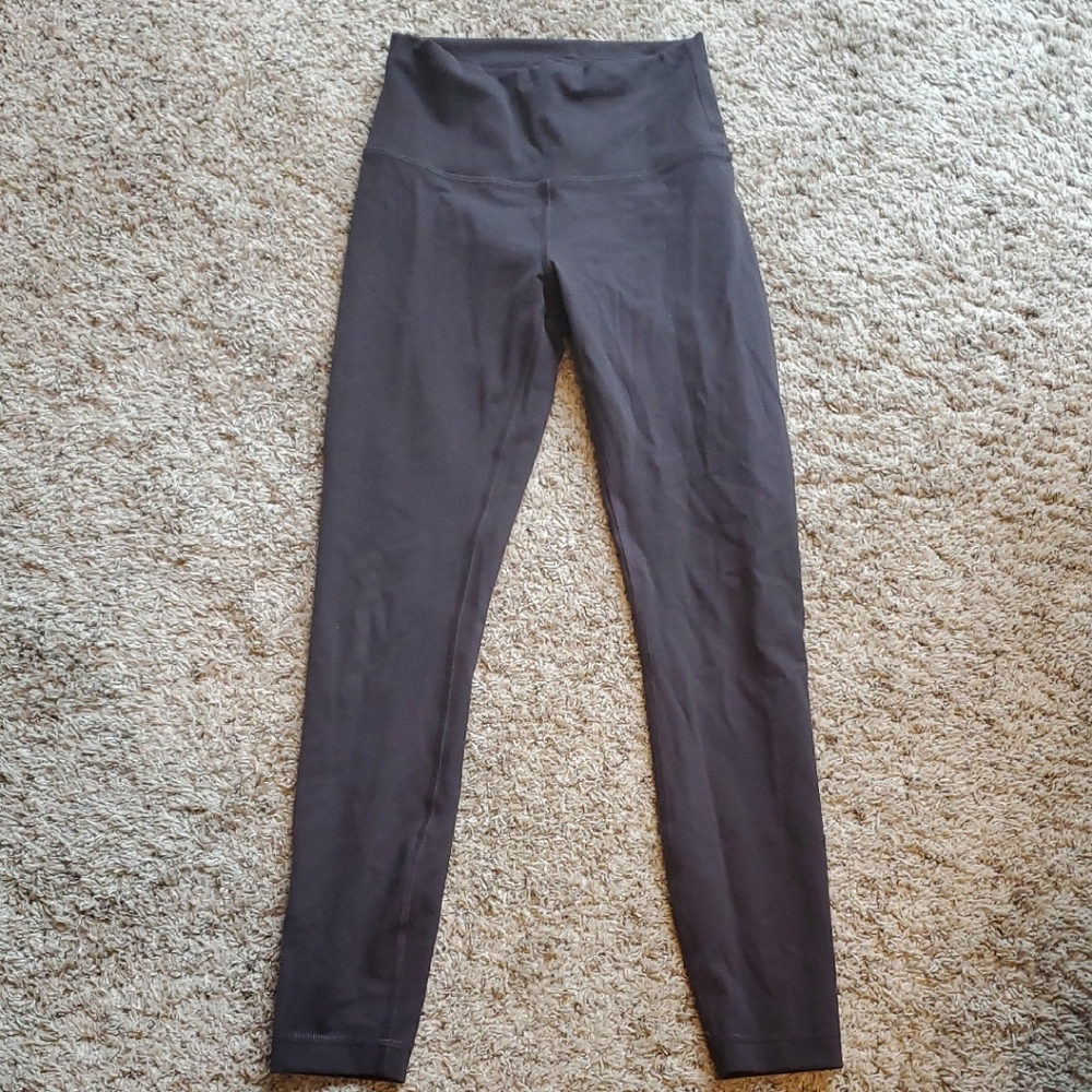 Size 4 LULULEMON wunder Train Leggings